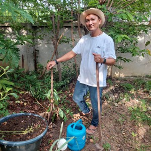 คุณอภิชาติ ต้นทุเรียน.jpg